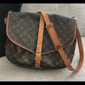 Authentic Louis Vuitton Samur 35 Bag